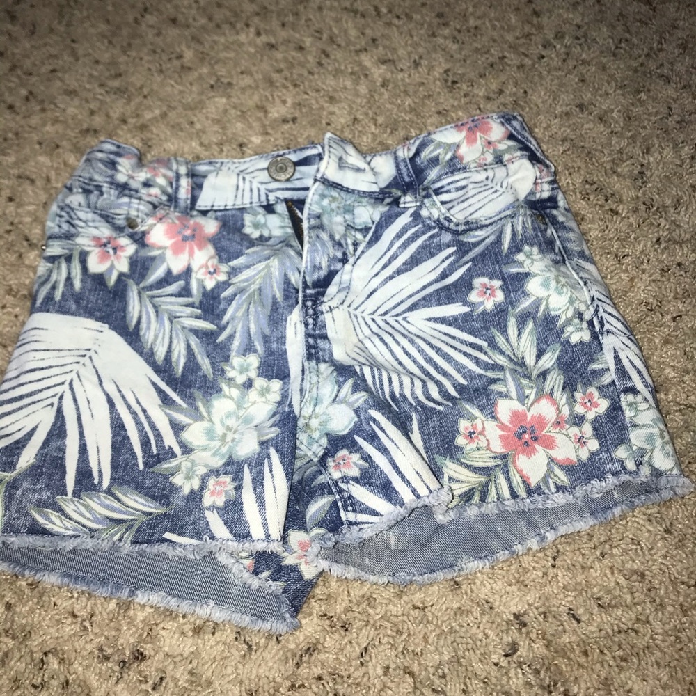 Floral, leaf pattern jean shorts